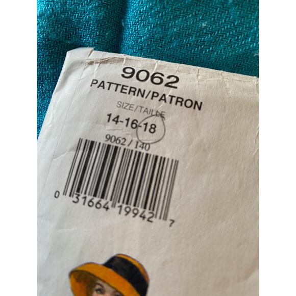 Vogue sewing pattern 9062 tunic dress skirt Size 14 16 18 - Picture 2 of 6